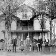 George Elias Nissen House with Kiger Family, photo taken around 1900